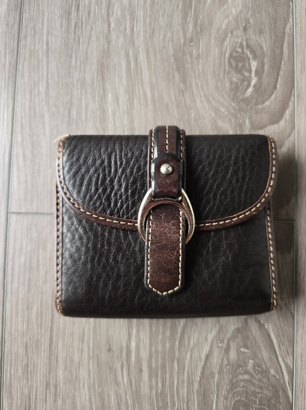Dooney & Bourke Brown Pebble Grain Leather Ring Trifold Wallet ID Coin Zip